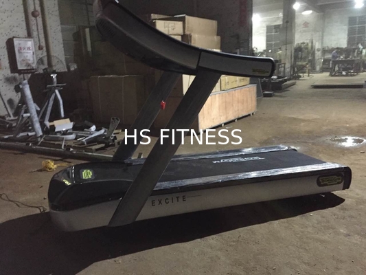 ボディー ビルの商業体育館のトレッドミルのTechnogym 16.1のインチTFT色スクリーン