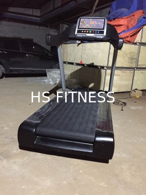 ボディー ビルの商業体育館のトレッドミルのTechnogym 16.1のインチTFT色スクリーン