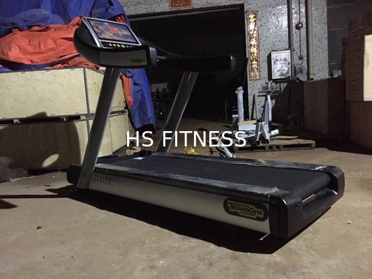 ボディー ビルの商業体育館のトレッドミルのTechnogym 16.1のインチTFT色スクリーン