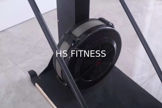 黒いCommecialの適性の練習装置のスキー練習機械